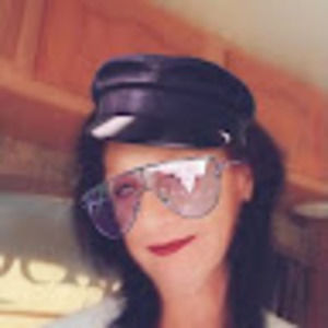 Meet your Posher, Lynda